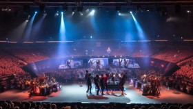 TES偷家绝境翻盘：经济落后八千双龙汇逆袭，晋级决赛现曙光